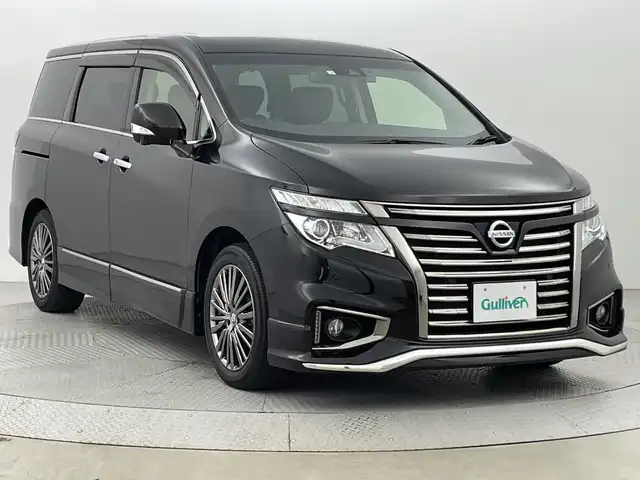 日産 エルグランド 250HWS プレミアム アーバンクロム 新潟県 2020(令2)年 2.8万km ファントムブラック フリップダウンモニター/両側パワースライドドア/パワーバックドア/レーダークルーズコントロール/LEDオートライト/レザーシート/シートヒーター/パワーシート/シートメモリー/オットマン/純正アルミホイール/ステアリングスイッチ/USBポート/スマートキー/ビルトインETC