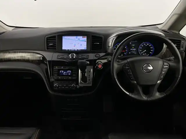 日産 エルグランド 250HWS プレミアム アーバンクロム 新潟県 2020(令2)年 2.8万km ファントムブラック フリップダウンモニター/両側パワースライドドア/パワーバックドア/レーダークルーズコントロール/LEDオートライト/レザーシート/シートヒーター/パワーシート/シートメモリー/オットマン/純正アルミホイール/ステアリングスイッチ/USBポート/スマートキー/ビルトインETC
