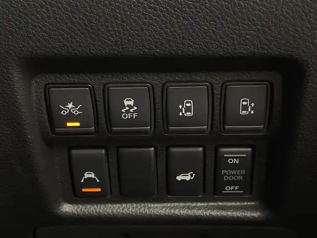 日産 エルグランド 250HWS プレミアム アーバンクロム 新潟県 2020(令2)年 2.8万km ファントムブラック フリップダウンモニター/両側パワースライドドア/パワーバックドア/レーダークルーズコントロール/LEDオートライト/レザーシート/シートヒーター/パワーシート/シートメモリー/オットマン/純正アルミホイール/ステアリングスイッチ/USBポート/スマートキー/ビルトインETC