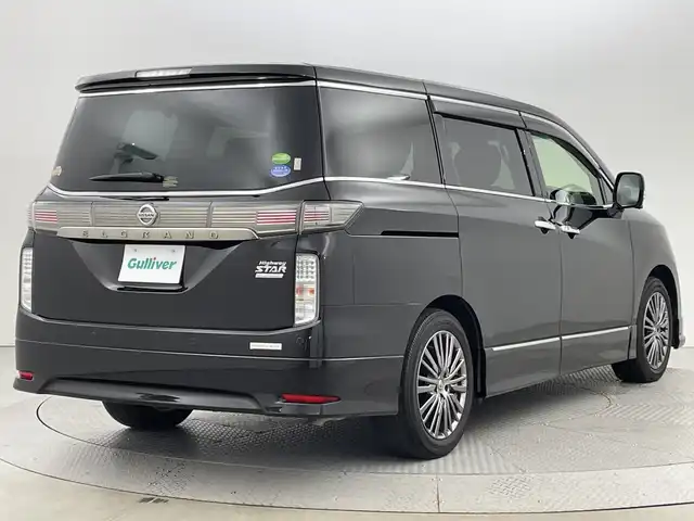 日産 エルグランド 250HWS プレミアム アーバンクロム 新潟県 2020(令2)年 2.8万km ファントムブラック フリップダウンモニター/両側パワースライドドア/パワーバックドア/レーダークルーズコントロール/LEDオートライト/レザーシート/シートヒーター/パワーシート/シートメモリー/オットマン/純正アルミホイール/ステアリングスイッチ/USBポート/スマートキー/ビルトインETC