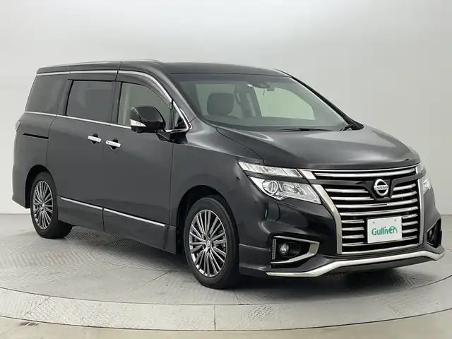 日産 エルグランド 250HWS プレミアム アーバンクロム 新潟県 2020(令2)年 2.8万km ファントムブラック フリップダウンモニター/両側パワースライドドア/パワーバックドア/レーダークルーズコントロール/LEDオートライト/レザーシート/シートヒーター/パワーシート/シートメモリー/オットマン/純正アルミホイール/ステアリングスイッチ/USBポート/スマートキー/ビルトインETC