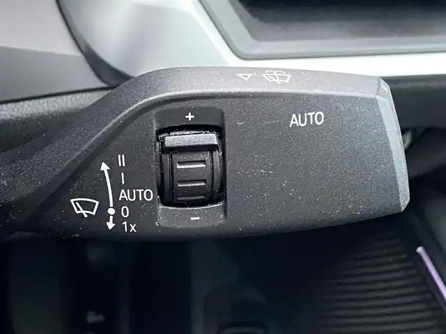 ＢＭＷ ３２０ｉ Mスポーツ 福岡県 2020(令2)年 2.4万km ミネラルグレー インテリジェントセーフティ/アダプティブクルーズコントロール/ブラインドスポットモニター/レーンキープアシスト/純正ナビ/Applecarplay/全方位カメラ/バックカメラ/Bluetooth/LEDライト/オートハイビーム/パワーバックドア　/ハーフレザーシート/前席シートヒーター/ワイヤレス充電　/純正ドラレコ　/純正１８インチアルミホイール/ミラー一体型ETC