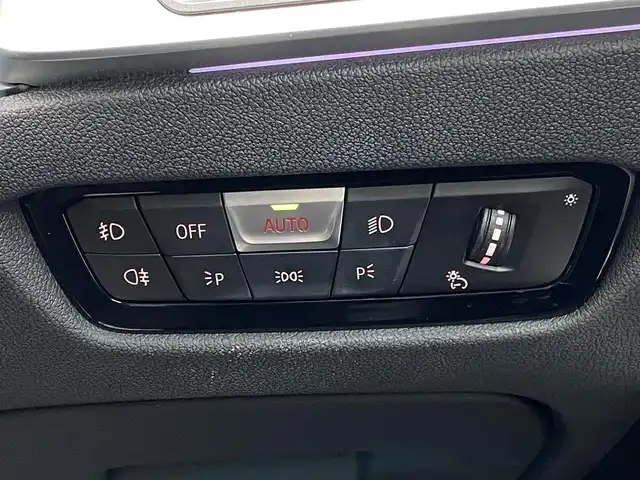 ＢＭＷ ３２０ｉ Mスポーツ 福岡県 2020(令2)年 2.4万km ミネラルグレー インテリジェントセーフティ/アダプティブクルーズコントロール/ブラインドスポットモニター/レーンキープアシスト/純正ナビ/Applecarplay/全方位カメラ/バックカメラ/Bluetooth/LEDライト/オートハイビーム/パワーバックドア　/ハーフレザーシート/前席シートヒーター/ワイヤレス充電　/純正ドラレコ　/純正１８インチアルミホイール/ミラー一体型ETC