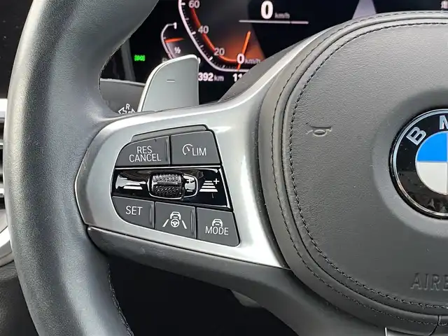 ＢＭＷ ３２０ｉ Mスポーツ 福岡県 2020(令2)年 2.4万km ミネラルグレー インテリジェントセーフティ/アダプティブクルーズコントロール/ブラインドスポットモニター/レーンキープアシスト/純正ナビ/Applecarplay/全方位カメラ/バックカメラ/Bluetooth/LEDライト/オートハイビーム/パワーバックドア　/ハーフレザーシート/前席シートヒーター/ワイヤレス充電　/純正ドラレコ　/純正１８インチアルミホイール/ミラー一体型ETC