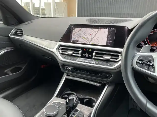 ＢＭＷ ３２０ｉ Mスポーツ 福岡県 2020(令2)年 2.4万km ミネラルグレー インテリジェントセーフティ/アダプティブクルーズコントロール/ブラインドスポットモニター/レーンキープアシスト/純正ナビ/Applecarplay/全方位カメラ/バックカメラ/Bluetooth/LEDライト/オートハイビーム/パワーバックドア　/ハーフレザーシート/前席シートヒーター/ワイヤレス充電　/純正ドラレコ　/純正１８インチアルミホイール/ミラー一体型ETC