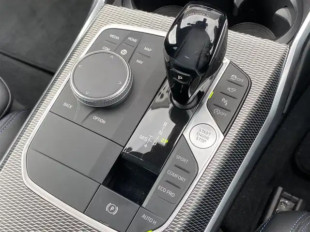 ＢＭＷ ３２０ｉ Mスポーツ 福岡県 2020(令2)年 2.4万km ミネラルグレー インテリジェントセーフティ/アダプティブクルーズコントロール/ブラインドスポットモニター/レーンキープアシスト/純正ナビ/Applecarplay/全方位カメラ/バックカメラ/Bluetooth/LEDライト/オートハイビーム/パワーバックドア　/ハーフレザーシート/前席シートヒーター/ワイヤレス充電　/純正ドラレコ　/純正１８インチアルミホイール/ミラー一体型ETC