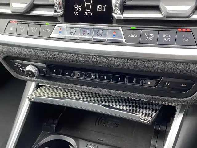 ＢＭＷ ３２０ｉ Mスポーツ 福岡県 2020(令2)年 2.4万km ミネラルグレー インテリジェントセーフティ/アダプティブクルーズコントロール/ブラインドスポットモニター/レーンキープアシスト/純正ナビ/Applecarplay/全方位カメラ/バックカメラ/Bluetooth/LEDライト/オートハイビーム/パワーバックドア　/ハーフレザーシート/前席シートヒーター/ワイヤレス充電　/純正ドラレコ　/純正１８インチアルミホイール/ミラー一体型ETC