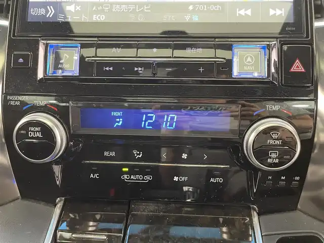 トヨタ ヴェルファイア Z Aエディション ゴールデンアイズ 滋賀県 2016(平28)年 6.2万km ホワイトパールクリスタルシャイン アルパイン社製１１インチナビ/バックカメラ/アルパイン社製フリップダウンモニター/サンルーフ/両側パワースライドドア/パワーリアゲート/助手席＋2列目オットマン/コーナーセンサー/ＭＴモード付ＡＴ/ビルトインＥＴＣ/電動パーキングブレーキ/オートホールドブレーキ/ハーフレザーシート
