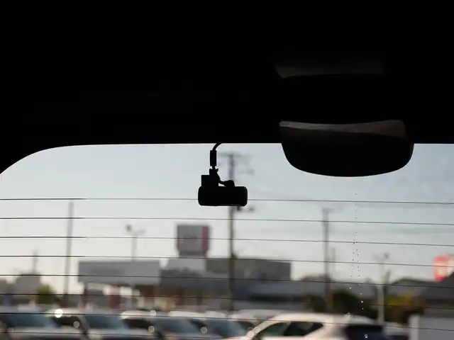 ホンダ Ｎ ＢＯＸ カスタム L ターボ スタイル+ブラック 静岡県 2022(令4)年 1.3万km クリスタルブラックパール Honda SENSING/オートリトラミラー/アレルクリーンプラスシート/プライムスムース＆トリコットコンビシート/プラズマクラスター技術搭載フルオート・エアコンディショナー/リア両側パワースライドドア/前席用i-サイドエアバッグシステム＋サイドカーテンエアバッグシステム(前席/後席対応)/運転席＆助手席シートバックテーブル/運転席＆助手席シートヒーター/ブラック塗装 15インチアルミホイール/本革巻ステアリングホイール・セレクトレバーノブ/DOPインターナビ/渋滞追従機能付ACC/純正フロアマット/純正ドアバイザー/ビルドインETC/フォグランプ/オートブレーキホールド付電子制御パーキングブレーキ