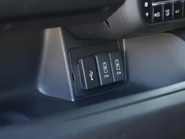 ホンダ Ｎ ＢＯＸ カスタム L ターボ スタイル+ブラック 静岡県 2022(令4)年 1.3万km クリスタルブラックパール Honda SENSING/オートリトラミラー/アレルクリーンプラスシート/プライムスムース＆トリコットコンビシート/プラズマクラスター技術搭載フルオート・エアコンディショナー/リア両側パワースライドドア/前席用i-サイドエアバッグシステム＋サイドカーテンエアバッグシステム(前席/後席対応)/運転席＆助手席シートバックテーブル/運転席＆助手席シートヒーター/ブラック塗装 15インチアルミホイール/本革巻ステアリングホイール・セレクトレバーノブ/DOPインターナビ/渋滞追従機能付ACC/純正フロアマット/純正ドアバイザー/ビルドインETC/フォグランプ/オートブレーキホールド付電子制御パーキングブレーキ