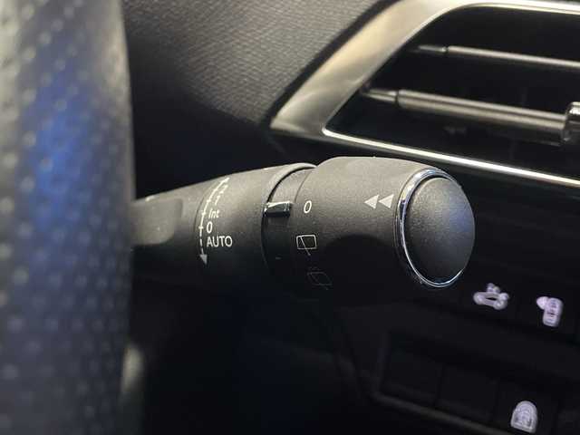 プジョー ５００８ GT ブルーHDi 福島県 2020(令2)年 4万km エメラルドクリスタル １オーナー　サンルーフ　全方位　メーカーナビ　ハーフレザーシート　ルーフレール　クルコン　ＥＴＣ　シートヒーター　パワーバックドア　クリアランスソナー　衝突軽減　レーンキープ　純正アルミホイール有