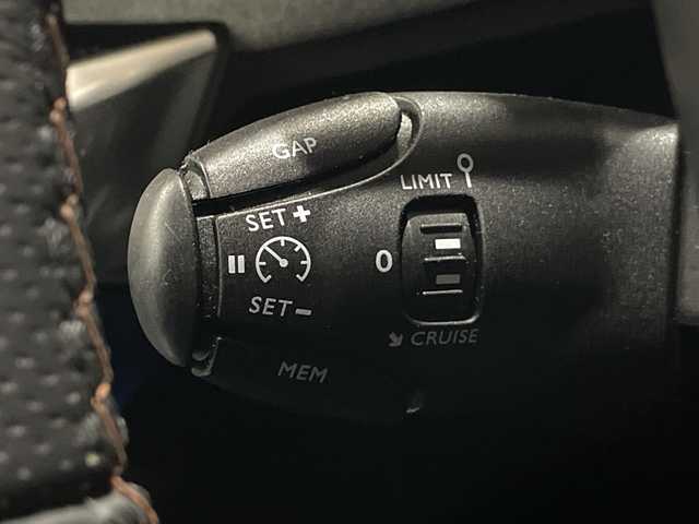 プジョー ５００８ GT ブルーHDi 福島県 2020(令2)年 4万km エメラルドクリスタル １オーナー　サンルーフ　全方位　メーカーナビ　ハーフレザーシート　ルーフレール　クルコン　ＥＴＣ　シートヒーター　パワーバックドア　クリアランスソナー　衝突軽減　レーンキープ　純正アルミホイール有