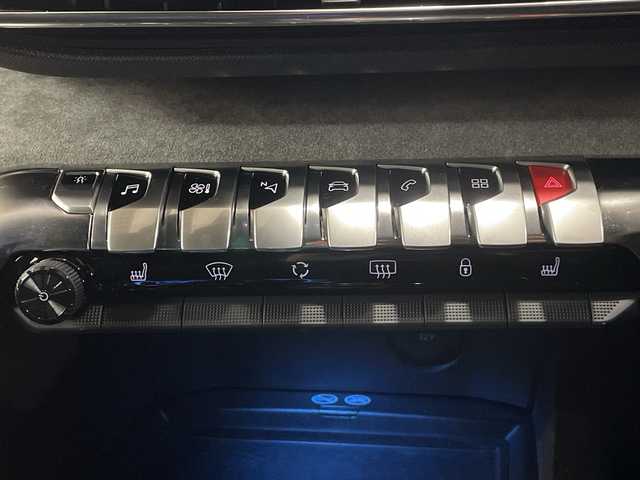 プジョー ５００８ GT ブルーHDi 福島県 2020(令2)年 4万km エメラルドクリスタル １オーナー　サンルーフ　全方位　メーカーナビ　ハーフレザーシート　ルーフレール　クルコン　ＥＴＣ　シートヒーター　パワーバックドア　クリアランスソナー　衝突軽減　レーンキープ　純正アルミホイール有