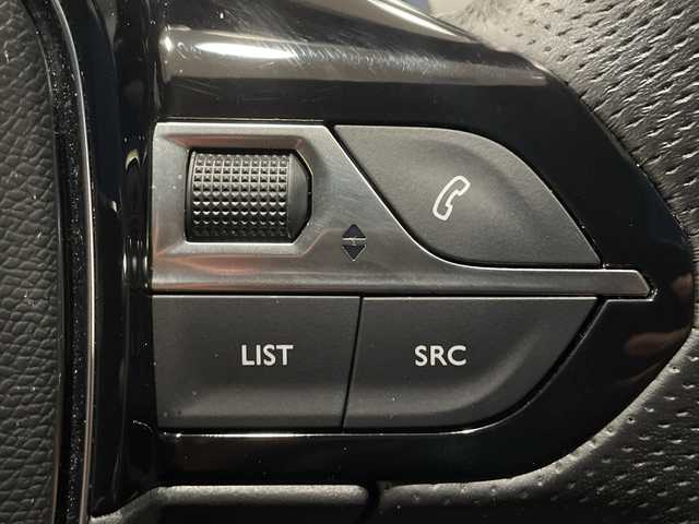 プジョー ５００８ GT ブルーHDi 福島県 2020(令2)年 4万km エメラルドクリスタル １オーナー　サンルーフ　全方位　メーカーナビ　ハーフレザーシート　ルーフレール　クルコン　ＥＴＣ　シートヒーター　パワーバックドア　クリアランスソナー　衝突軽減　レーンキープ　純正アルミホイール有