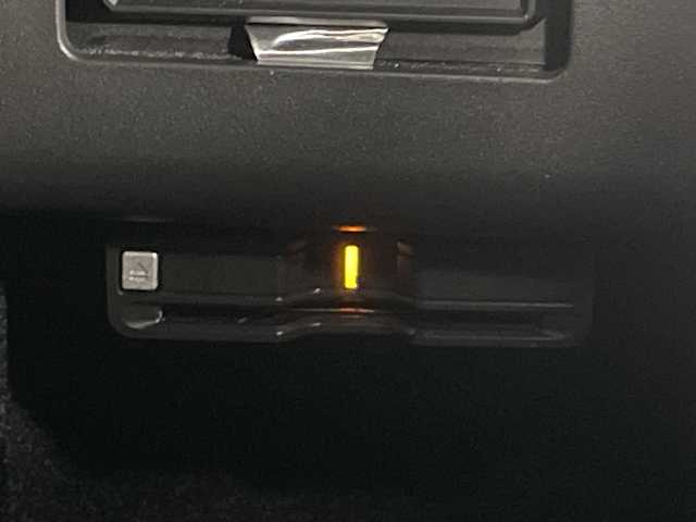 プジョー ５００８ GT ブルーHDi 福島県 2020(令2)年 4万km エメラルドクリスタル １オーナー　サンルーフ　全方位　メーカーナビ　ハーフレザーシート　ルーフレール　クルコン　ＥＴＣ　シートヒーター　パワーバックドア　クリアランスソナー　衝突軽減　レーンキープ　純正アルミホイール有