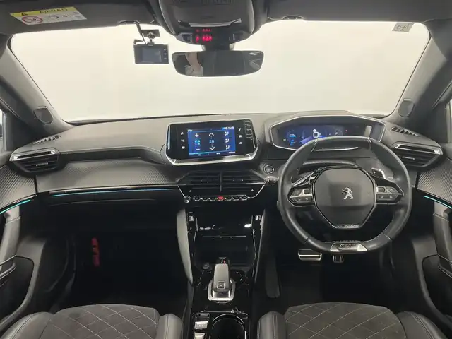 プジョー ２００８ GTライン 岡山県 2020(令2)年 3.2万km ネイクルホワイト 純正ディスプレイオーディオ/・Ｂｌｕｅｔｏｏｔｈ/・アップルカープレイ/・アンドロイドオート/ハンズフリーアクセス/バックカメラ/アンビエンスライト/コーナーセンサー/ＡＣＣ/ワイヤレスチャージ/ディレクショナルヘッドライト/インテリジェントハイビーム/アクティブセーフティーブレーキ/トラフィックサインインフォメーション/ブラインドスポットアシスト/疲労検知システム