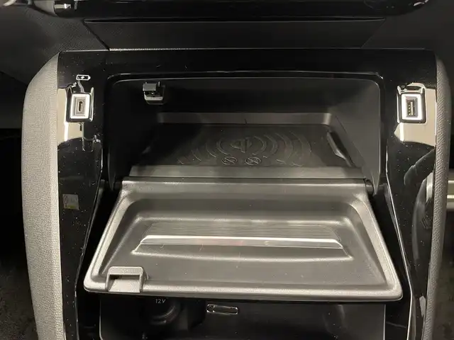 プジョー ２００８ GTライン 岡山県 2020(令2)年 3.2万km ネイクルホワイト 純正ディスプレイオーディオ/・Ｂｌｕｅｔｏｏｔｈ/・アップルカープレイ/・アンドロイドオート/ハンズフリーアクセス/バックカメラ/アンビエンスライト/コーナーセンサー/ＡＣＣ/ワイヤレスチャージ/ディレクショナルヘッドライト/インテリジェントハイビーム/アクティブセーフティーブレーキ/トラフィックサインインフォメーション/ブラインドスポットアシスト/疲労検知システム