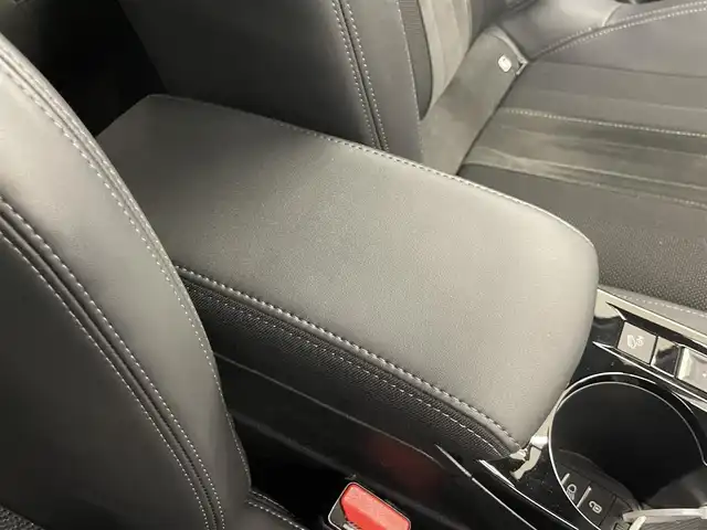 プジョー ２００８ GTライン 岡山県 2020(令2)年 3.2万km ネイクルホワイト 純正ディスプレイオーディオ/・Ｂｌｕｅｔｏｏｔｈ/・アップルカープレイ/・アンドロイドオート/ハンズフリーアクセス/バックカメラ/アンビエンスライト/コーナーセンサー/ＡＣＣ/ワイヤレスチャージ/ディレクショナルヘッドライト/インテリジェントハイビーム/アクティブセーフティーブレーキ/トラフィックサインインフォメーション/ブラインドスポットアシスト/疲労検知システム