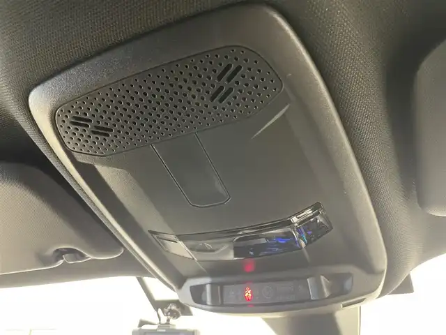 プジョー ２００８ GTライン 岡山県 2020(令2)年 3.2万km ネイクルホワイト 純正ディスプレイオーディオ/・Ｂｌｕｅｔｏｏｔｈ/・アップルカープレイ/・アンドロイドオート/ハンズフリーアクセス/バックカメラ/アンビエンスライト/コーナーセンサー/ＡＣＣ/ワイヤレスチャージ/ディレクショナルヘッドライト/インテリジェントハイビーム/アクティブセーフティーブレーキ/トラフィックサインインフォメーション/ブラインドスポットアシスト/疲労検知システム