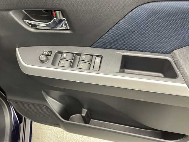 トヨタ ルーミー カスタムG 宮崎県 2021(令3)年 3.1万km クールバイオレットクリスタルシャイン 禁煙車/衝突被害軽減ブレーキ/純正ナビTV/（NSCN-W68/CD/FMAM/Bluetooth/ワンセグTV)/純正ドライブレコーダー/純正LEDオートライト/純正LEDフォグ/純正14インチアルミ/純正ビルトインETC/純正エアロ/純正ルーフエンドスポイラー/純正フロアマット/両側電動スライドドア/アダプティブクルーズコントロール/レーンディパーチャーアラート/クリアランスソナー/電子パーキング/オートホールド/オート電動格納ミラー/ウインカードアミラー/本革巻ハンドル/オートエアコン/スマートキー/プッシュエンジンスタート/スペアキー/新車時保証書/取扱い説明書