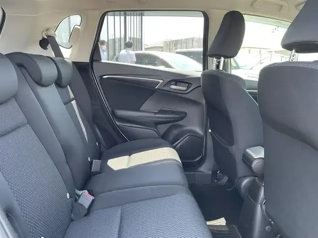 ホンダ フィット 13G S ホンダセンシング 長崎県 2019(令1)年 3.6万km プラチナホワイトパール ワンオーナー/純正ナビ/（SD/BT/USB/CD）/純正ドライブレコーダー/ホンダセンシング/アイドリングストップ/ビルトインETC/オートライト/LEDヘッドライト/パドルシフト/ステアリングスイッチ/レーンキープアシスト/レーダークルーズコントロール/スマートキー/スペアキー/純正フロアマット