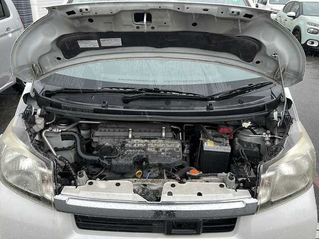 ダイハツ ムーヴ X SA 佐賀県 2013(平25)年 5.2万km パールホワイトⅢ ポータブルナビ(CN-GP530D)/衝突軽減システム/オートライト/スマートキー/アイドリングストップ/革巻きステアリング/布系シート/純正アルミホイール/パワーウィンドウ/パワーステアリング/AAC/ABS/横滑り防止装置/盗難防止装置/保証書/点検記録簿(H26、R1)