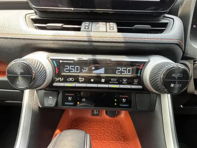 トヨタ ＲＡＶ４ ハイブリッド アドベンチャー 宮城県 2023(令5)年 3.2万km アティチュードブラックマイカ 登録時走行距離３１８２３ｋｍ/純正ディスプレイオーディオ（ナビ機能付）/・フルセグテレビ/・Bluetooth/・ミラキャスト/・FM/AM/レーダークルーズコントロール/レーントレーシングアシスト/プリクラッシュセーフティ/ブラインドスポットモニター/ロードサインアシスト/電動パーキングブレーキ/ブレーキホールド/ETC2.0/ドライブレコーダー/オートライト/オートマチックハイビーム/パワーシート（D席・シートメモリー付）/シートヒーター/シートエアコン/ステアリングヒーター/ルーフレール/ウインカーミラー/LEDヘッドライト/プッシュスタート
