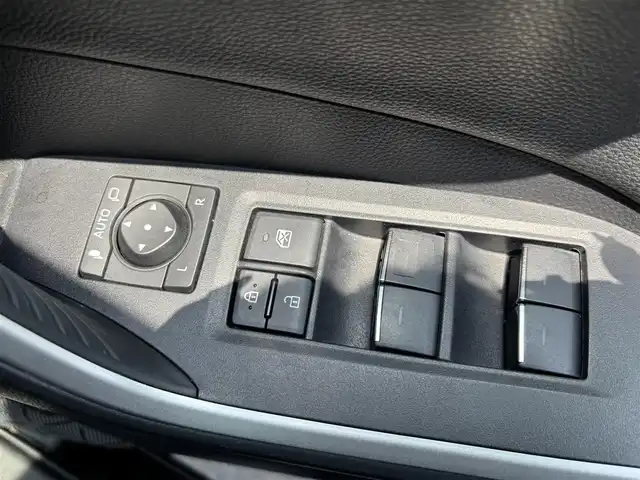 トヨタ ＲＡＶ４ ハイブリッド アドベンチャー 宮城県 2023(令5)年 3.2万km アティチュードブラックマイカ 登録時走行距離３１８２３ｋｍ/純正ディスプレイオーディオ（ナビ機能付）/・フルセグテレビ/・Bluetooth/・ミラキャスト/・FM/AM/レーダークルーズコントロール/レーントレーシングアシスト/プリクラッシュセーフティ/ブラインドスポットモニター/ロードサインアシスト/電動パーキングブレーキ/ブレーキホールド/ETC2.0/ドライブレコーダー/オートライト/オートマチックハイビーム/パワーシート（D席・シートメモリー付）/シートヒーター/シートエアコン/ステアリングヒーター/ルーフレール/ウインカーミラー/LEDヘッドライト/プッシュスタート
