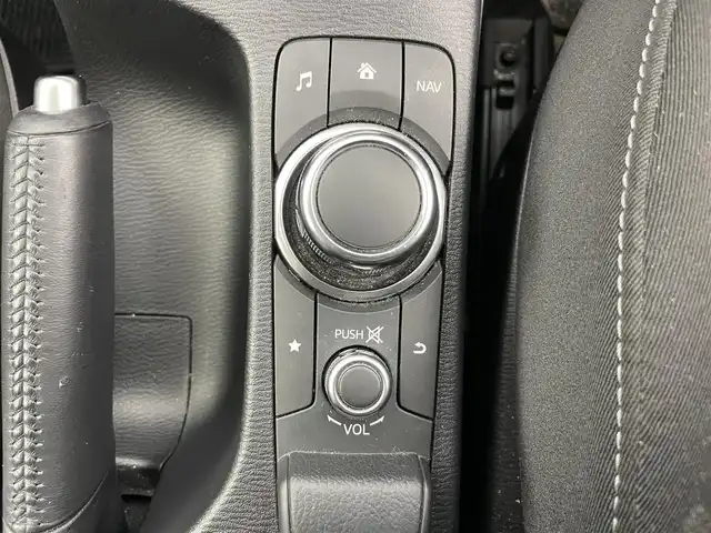マツダ ＣＸ－３ XD 富山県 2015(平27)年 6.7万km ジェットブラックマイカ 純正ナビ（AM/FM/CD/DVD/BT/USB）/フルセグTV/バックカメラ/衝突軽減ブレーキ/コーナーセンサー/プッシュスタート/スマートキー/TCS/純正フロアマット/アイドリングストップ/トノカバー/革巻きステアリング