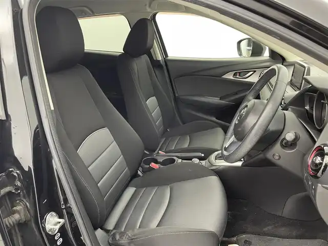 マツダ ＣＸ－３ XD 富山県 2015(平27)年 6.7万km ジェットブラックマイカ 純正ナビ（AM/FM/CD/DVD/BT/USB）/フルセグTV/バックカメラ/衝突軽減ブレーキ/コーナーセンサー/プッシュスタート/スマートキー/TCS/純正フロアマット/アイドリングストップ/トノカバー/革巻きステアリング