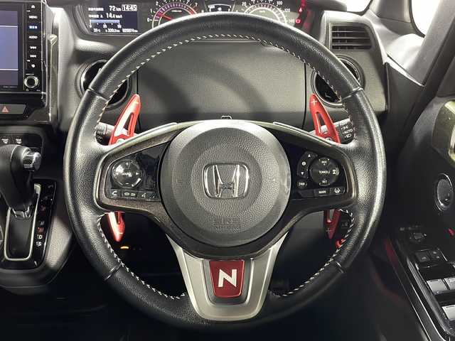 ホンダ Ｎ ＢＯＸ カスタム G L ターボ ホンダセンシング 広島県 2018(平30)年 2.5万km プレミアムホワイトパールⅡ 純正8型ナビ/両側パワースライドドア/バックカメラ/パドルシフト/ハーフレザーシート/ホンダセンシング/・衝突軽減ブレーキ/・レーンキープアシスト/・アダプティブクルーズコントロール/・誤発進抑制機能/LEDヘッドランプ/純正15インチAW/ETC