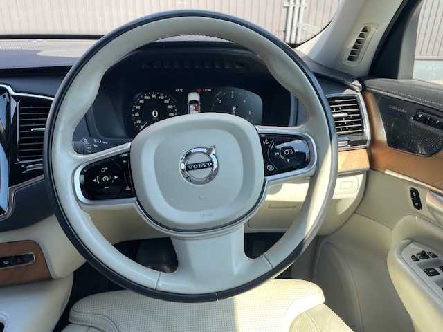 ボルボ ＸＣ９０ D5 AWD インスクリプション 青森県 2020(令2)年 8.4万km デニムブルーメタリック 4WD/ターボ/白革シート/ハーマンカードンサウンド/ヘッドアップディスプレイ/バーチャルコックピット/３６０度カメラ/ＡＣＣ/ＡｐｐｌｅＣａｒＰｌａｙ/AndroidAuto/純正メモリーナビ/(フルセグTV/USB/Bt/CD)/自動駐車/自動発射/アダプティブクルーズコントロール/レーンキープアシスト/ブラインドスポット/前席メモリー付きパワーシート/全席シートヒーター/前席ベンチレーター/D席マッサージ機能/ステアリングヒーター/前後ドライブレコーダー/ＬＥＤオートライト/アクティブベンディングライト/コーナリングライト/LEDフォグランプ/純正20インチアルミホイール/パワーバックドア/ウインカーミラー/ルーフレール/ヘットライトウオッシャー/前後バンパーソナー/ステアリングスイッチ/パドルシフト/プッシュスタートシステム/W/サイド/カーテンエアバッグ/三列シート/横滑り防止機能/アイドリングストップ/ABS/スマートキーX2/取説・保証書
