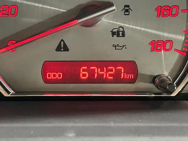 トヨタ ヴォクシー ZS G’s 大阪府 2016(平28)年 6.8万km ホワイトパールクリスタルシャイン ALPINE9incナビ(フルセグ/DVD再生/Bluetooth) Bカメラ 後席モニター ETC ハーフレザー 衝突軽減 トヨタセーフティセンス スマートキー Pスタート オートライト