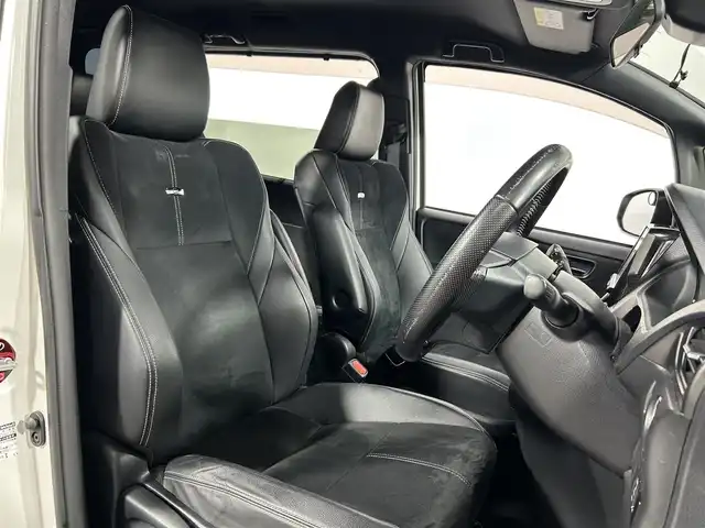 トヨタ ヴォクシー ZS G’s 大阪府 2016(平28)年 6.8万km ホワイトパールクリスタルシャイン ALPINE9incナビ(フルセグ/DVD再生/Bluetooth) Bカメラ 後席モニター ETC ハーフレザー 衝突軽減 トヨタセーフティセンス スマートキー Pスタート オートライト