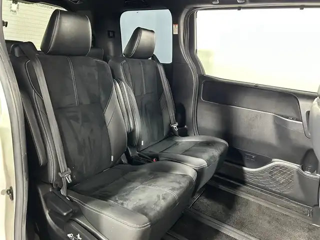 トヨタ ヴォクシー ZS G’s 大阪府 2016(平28)年 6.8万km ホワイトパールクリスタルシャイン ALPINE9incナビ(フルセグ/DVD再生/Bluetooth) Bカメラ 後席モニター ETC ハーフレザー 衝突軽減 トヨタセーフティセンス スマートキー Pスタート オートライト