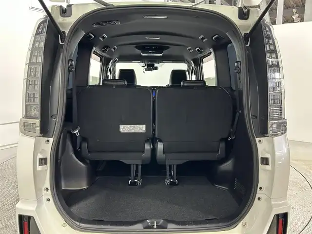 トヨタ ヴォクシー ZS G’s 大阪府 2016(平28)年 6.8万km ホワイトパールクリスタルシャイン ALPINE9incナビ(フルセグ/DVD再生/Bluetooth) Bカメラ 後席モニター ETC ハーフレザー 衝突軽減 トヨタセーフティセンス スマートキー Pスタート オートライト