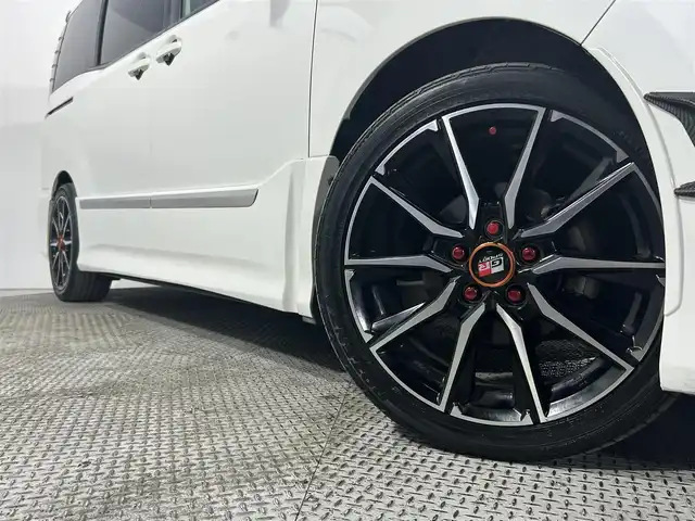 トヨタ ヴォクシー ZS G’s 大阪府 2016(平28)年 6.8万km ホワイトパールクリスタルシャイン ALPINE9incナビ(フルセグ/DVD再生/Bluetooth) Bカメラ 後席モニター ETC ハーフレザー 衝突軽減 トヨタセーフティセンス スマートキー Pスタート オートライト