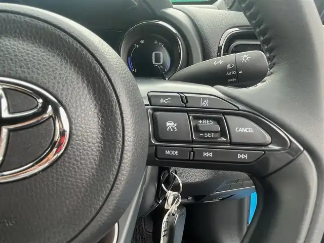 トヨタ ヤリス ハイブリッド Z 島根県 2022(令4)年 5万km シアンM 純正ディスプレイオーディオ/Ｂｌｕｅｔｏｏｔｈ/全方位カメラ/前後ドライブレコーダー　/ビルトインＥＴＣ　/前席シートヒーター　/クルーズコントロール　/前後コーナーセンサー　/レーンアシスト/衝突軽減ブレーキ　/横滑り防止装置/アイドリングストップ/スマートキー/プッシュスタート/純正LEDヘッドライト/純正フロアマット