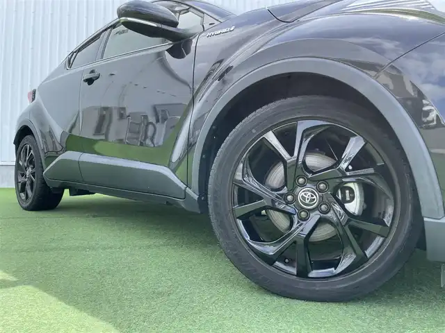 トヨタ Ｃ－ＨＲ G モード ネロ 香川県 2019(平31)年 3.1万km ブラックマイカ 登録時走行距離；30213km/９インチ純正ナビ/前後ドライブレコーダー/ＥＴＣ/衝突軽減システム/レーンキープアシスト/ブラインドスポットモニター/クルーズコントロール/オートマチックハイビーム/革巻きステアリング/ステアリングスイッチ/シートヒーター/純正フロアマット/ドアバイザー/スマートキー/プッシュスタート