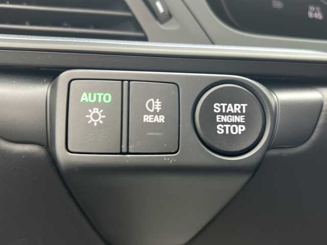 ポルシェ ポルシェ ９１１ カレラT 埼玉県 2025(令7)年 0.4万km グレーＭ ワンオーナー/黒レザーインテリア/バナジウムグレーメタリック/マトリクスLEDヘッドライト/アダプティブスポーツシートプラス（18way電動調節、メモリーパッケージ付）/前席シートベンチレーション/ExclusiveDesignフューエルキャップ/純正ディスプレイオーディオ/ナビ/BT/FM/全周囲カメラ　/バックカメラ/前後ドライブレコーダー　/ビルトインＥＴＣ　/前席シートヒーター　/前席エアーシート　/前席パワーシート/運転席メモリーシート/オートハイビーム/オートライト/ＡＣＣ/衝突軽減システム　/ＢＳＭ　/高速道路ライトシステム/疲労軽減システム/ポルシェ２Ｘ危険警告/湿気検知システム/後退車両検知警告/退出警告/横滑り防止/置くだけ充電/スマートキー　/デコラティブサイドロゴ/純正アルミホイール（ハイグロスブラック塗装、ハイポリッシュ仕上げ）/LHD仕様/保証書　/取扱説明書