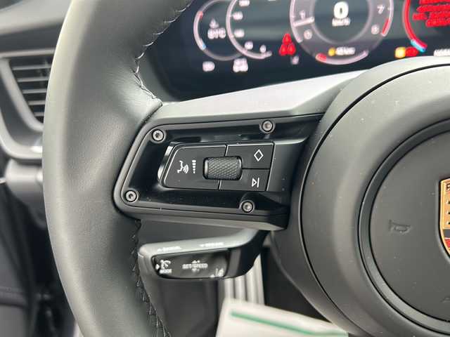 ポルシェ ポルシェ ９１１ カレラT 埼玉県 2025(令7)年 0.4万km グレーＭ ワンオーナー/黒レザーインテリア/バナジウムグレーメタリック/マトリクスLEDヘッドライト/アダプティブスポーツシートプラス（18way電動調節、メモリーパッケージ付）/前席シートベンチレーション/ExclusiveDesignフューエルキャップ/純正ディスプレイオーディオ/ナビ/BT/FM/全周囲カメラ　/バックカメラ/前後ドライブレコーダー　/ビルトインＥＴＣ　/前席シートヒーター　/前席エアーシート　/前席パワーシート/運転席メモリーシート/オートハイビーム/オートライト/ＡＣＣ/衝突軽減システム　/ＢＳＭ　/高速道路ライトシステム/疲労軽減システム/ポルシェ２Ｘ危険警告/湿気検知システム/後退車両検知警告/退出警告/横滑り防止/置くだけ充電/スマートキー　/デコラティブサイドロゴ/純正アルミホイール（ハイグロスブラック塗装、ハイポリッシュ仕上げ）/LHD仕様/保証書　/取扱説明書