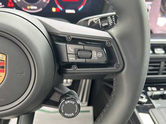 ポルシェ ポルシェ ９１１ カレラT 埼玉県 2025(令7)年 0.4万km グレーＭ ワンオーナー/黒レザーインテリア/バナジウムグレーメタリック/マトリクスLEDヘッドライト/アダプティブスポーツシートプラス（18way電動調節、メモリーパッケージ付）/前席シートベンチレーション/ExclusiveDesignフューエルキャップ/純正ディスプレイオーディオ/ナビ/BT/FM/全周囲カメラ　/バックカメラ/前後ドライブレコーダー　/ビルトインＥＴＣ　/前席シートヒーター　/前席エアーシート　/前席パワーシート/運転席メモリーシート/オートハイビーム/オートライト/ＡＣＣ/衝突軽減システム　/ＢＳＭ　/高速道路ライトシステム/疲労軽減システム/ポルシェ２Ｘ危険警告/湿気検知システム/後退車両検知警告/退出警告/横滑り防止/置くだけ充電/スマートキー　/デコラティブサイドロゴ/純正アルミホイール（ハイグロスブラック塗装、ハイポリッシュ仕上げ）/LHD仕様/保証書　/取扱説明書