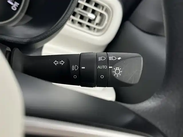 ダイハツ ムーヴ キャンバス ストライプス G 高知県 2024(令6)年 0.7万km シャイニングホワイトパール/サンドベージュメタリック 両側パワースライドドア/LEDヘッドライト/プッシュスタート/スマートキー/純正フロアマット/シートヒーター/ベンチシート/コーナーセンサー/オートマチックハイビーム/オートライト/衝突被害軽減システム/アイドリングストップ/横滑り防止装置/盗難防止装置