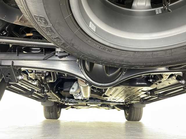 トヨタ ランドクルーザー GRスポーツ 栃木県 2024(令6)年 0.3万km プレシャスホワイトパール サンルーフ/赤黒レザーシート/JBLプレミアムサウンド/純正１２．３型ナビ/　フルセグTV/Ｍｉｒａｃａｓｔ/Bluetooth/　USB/SD/DVD/プリクラッシュセーフティ/レーダークルーズコントロール/カラーヘッドアップディスプレイ/ブラインドスポットモニター/全周囲カメラ/コーナーセンサー/ハンドルヒーター/シートヒーター/エアシート/パワーバックドア/メモリーシート/オートマチックハイビーム/ETC2.0/GR純正フロアマット/スペアキー