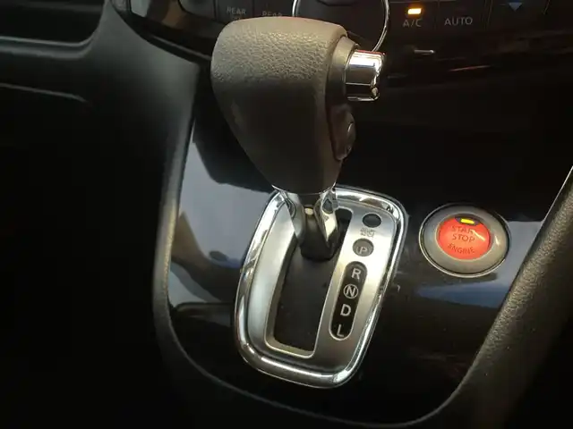 日産 セレナ HWS S HV Vセレ +SeftyⅡ 千葉県 2015(平27)年 7.9万km ダイヤモンドブラック 純正メモリナビ/(フルセグTV/BT/CD/DVD/FM/AM)/全周囲カメラ/衝突被害軽減システム/車線逸脱警報/クルーズコントロール/両側パワースライドドア/横滑り防止装置/ETC/アイドリングストップ/フォグランプ/オートライト/ウィンカーミラー/電動格納ミラー/純正16インチAW/シートリフター/プッシュスタート/スマートキー/フロアマット/ドアバイザー