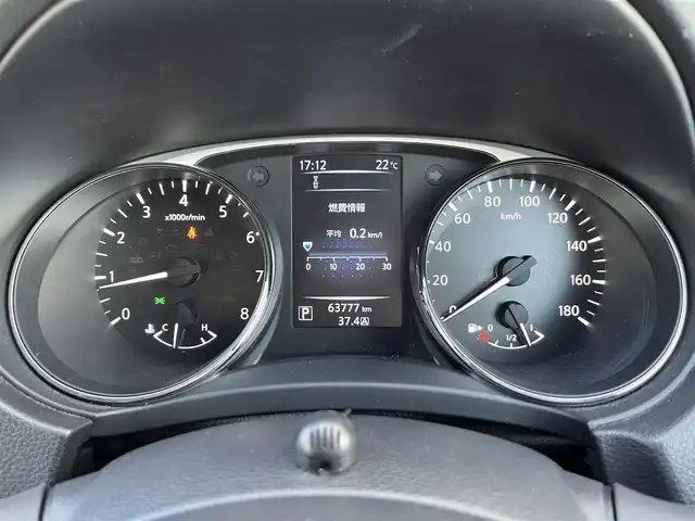 日産 エクストレイル モード・プレミア 鳥取県 2017(平29)年 6.4万km ブリリアントホワイトパール 特別仕様車　モードプレミア/・専用フルカラードエクステリア/・専用ハイコントラストレザーインテリア/・専用フロントバンパー/・専用ヂュアルエキゾーストマフラー/純正ナビ／ＴＶ／ＣＤ／ＢＴ/バックカメラ/ドライブレコーダー/エマージェンシーブレーキ/ＬＥＤヘットライト/前席シートヒーター/プッシュスタート/フォグライト/４WD切替スイッチ/純正１８インチアルミホイール/アイドリングストップ/ウィンカーミラー/フロアマット/ドアバイザー