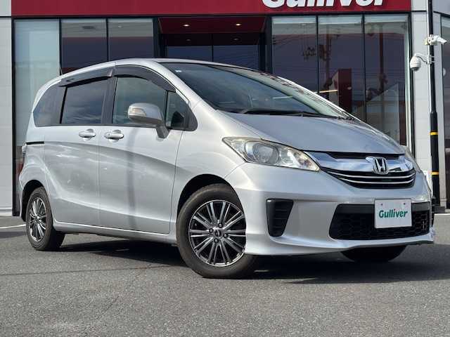 ホンダ フリード G ジャストセレクション 宮城県 2015(平27)年 5.4万km シルバー 登録時走行距離　５３３５８Km/パワーステアリング/横滑り防止装置/オートライト/AAC/ビルトインETC/ステアリングリモコン/片側パワースライドドア/アイドリングストップ/ABS/AM/FM・SD・USB・iPad・TV・AUX/Bluetooth接続/電動ミラー/純正フロアマット/パワーウインドウ/バックカメラ/3列目シート