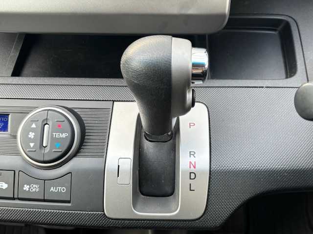 ホンダ フリード G ジャストセレクション 宮城県 2015(平27)年 5.4万km シルバー 登録時走行距離　５３３５８Km/パワーステアリング/横滑り防止装置/オートライト/AAC/ビルトインETC/ステアリングリモコン/片側パワースライドドア/アイドリングストップ/ABS/AM/FM・SD・USB・iPad・TV・AUX/Bluetooth接続/電動ミラー/純正フロアマット/パワーウインドウ/バックカメラ/3列目シート