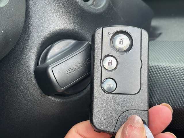 ホンダ フリード G ジャストセレクション 宮城県 2015(平27)年 5.4万km シルバー 登録時走行距離　５３３５８Km/パワーステアリング/横滑り防止装置/オートライト/AAC/ビルトインETC/ステアリングリモコン/片側パワースライドドア/アイドリングストップ/ABS/AM/FM・SD・USB・iPad・TV・AUX/Bluetooth接続/電動ミラー/純正フロアマット/パワーウインドウ/バックカメラ/3列目シート