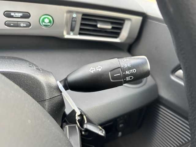 ホンダ フリード G ジャストセレクション 宮城県 2015(平27)年 5.4万km シルバー 登録時走行距離　５３３５８Km/パワーステアリング/横滑り防止装置/オートライト/AAC/ビルトインETC/ステアリングリモコン/片側パワースライドドア/アイドリングストップ/ABS/AM/FM・SD・USB・iPad・TV・AUX/Bluetooth接続/電動ミラー/純正フロアマット/パワーウインドウ/バックカメラ/3列目シート